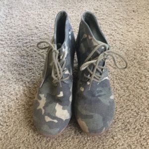 Camo Wedges